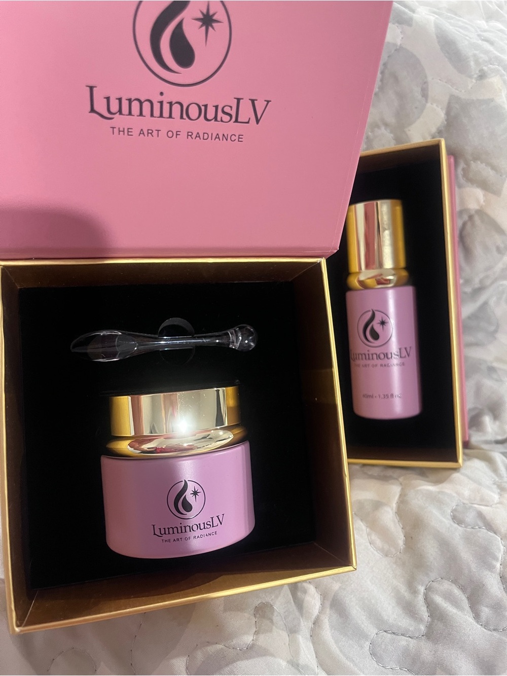 LuminousLV anti-aging restoring Skincare Cream & Serum Set!